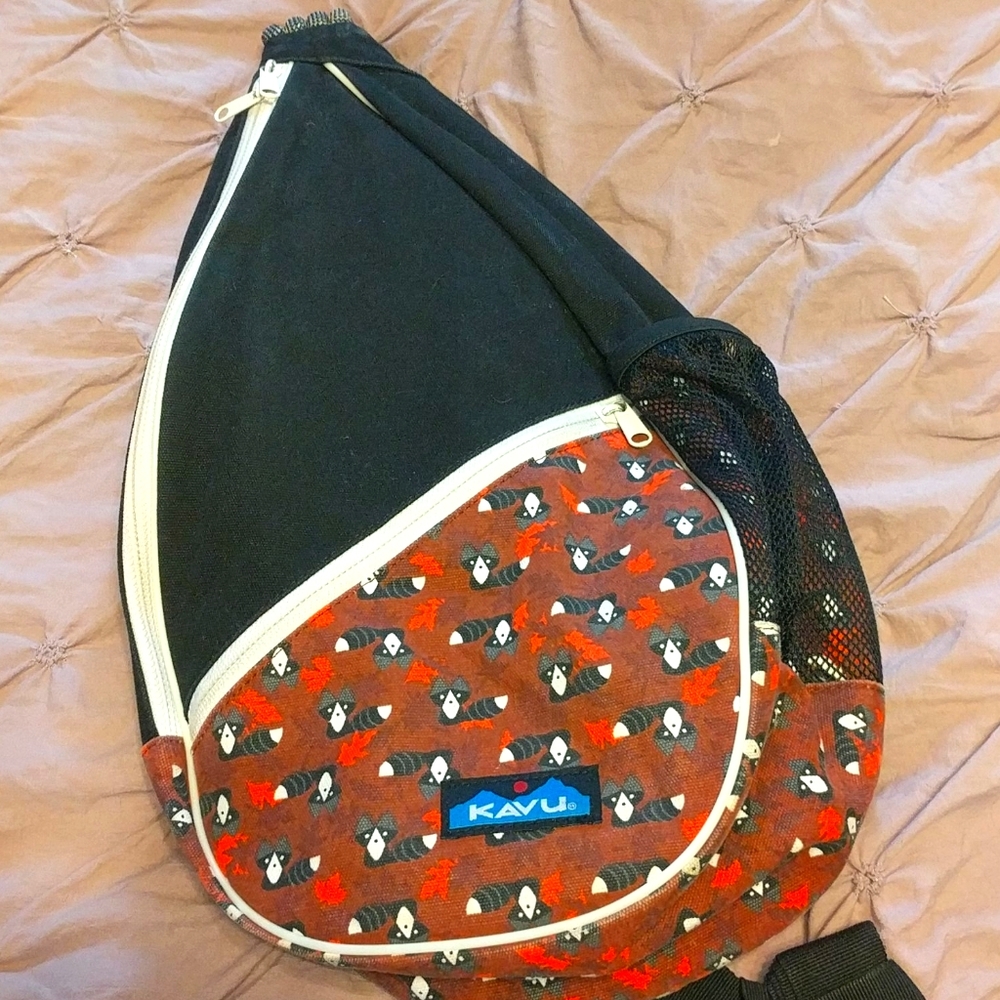 Fall racoon print Kavu bag